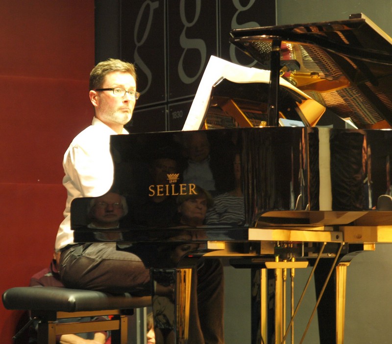 Andreas Arneke am Klavier