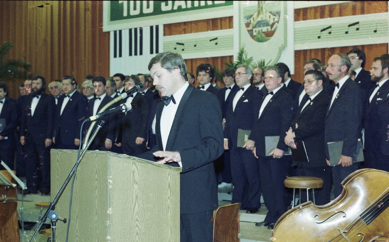 [Presse, 19.05.1986] Eindrucksvolle Jubiläumsfeierlichkeiten beim MGV „Liederkranz“ Weiler